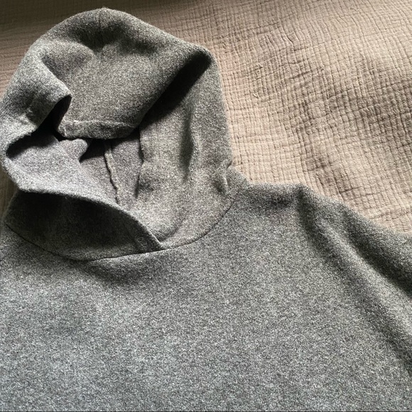ZARA Oversized Hoodie - Picture 2 of 4